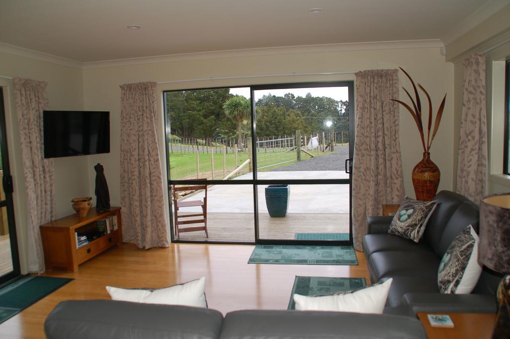 Kohinui Glade Holiday Cottage Parua Bay Bagian luar foto